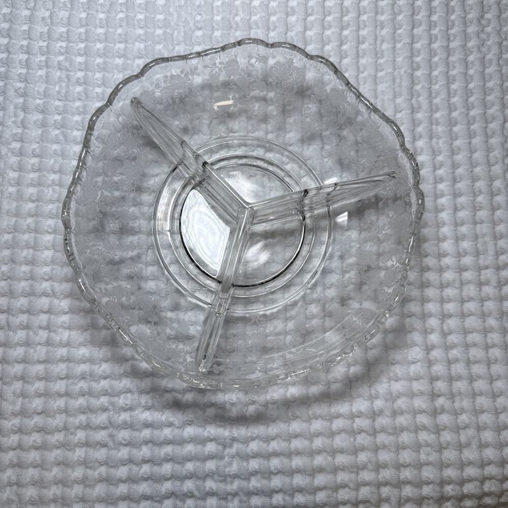 Vtg Cambridge Rose Point Etched Glass Divided Dish/Relish Dish W/ Scalloped Edge - Picture 2 of 11